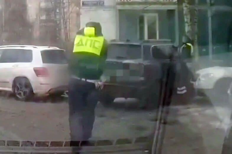 Дворник против водителя-алкаша: эпическая погоня в Петербурге