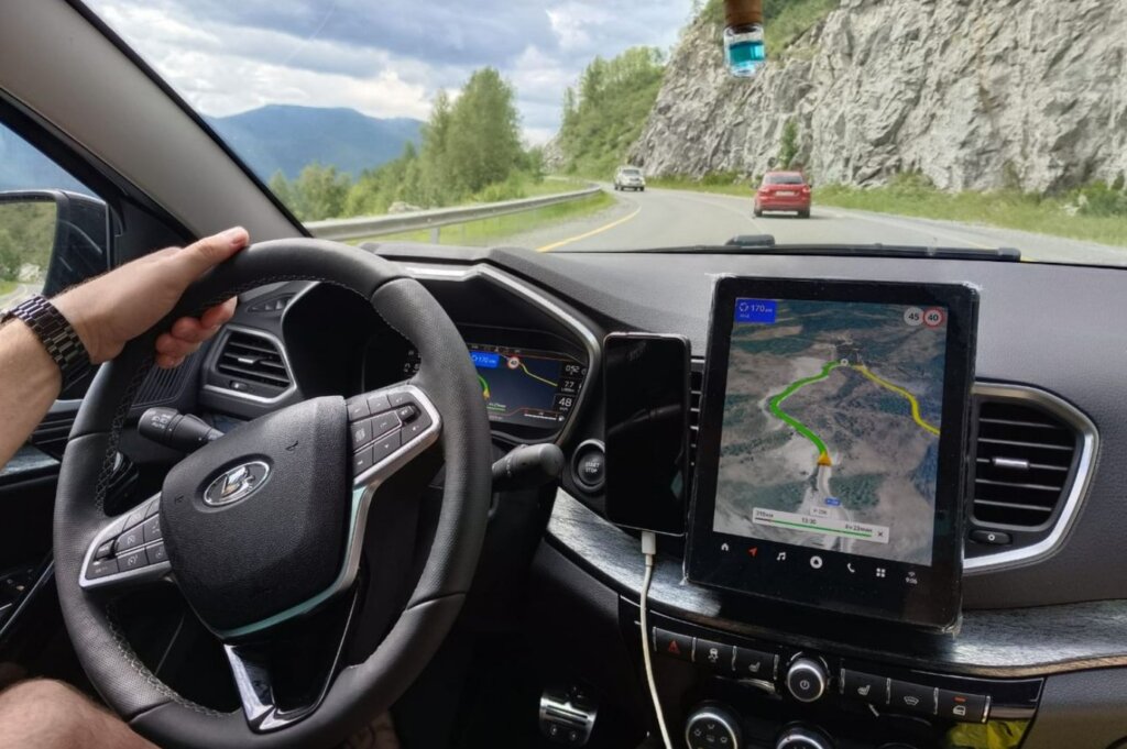 «Доволен, но без эйфории»: честный отзыв владельца Lada Aura