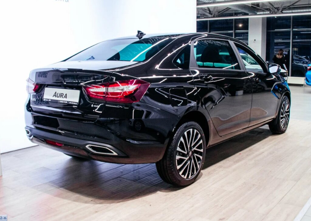 «Доволен, но без эйфории»: честный отзыв владельца Lada Aura