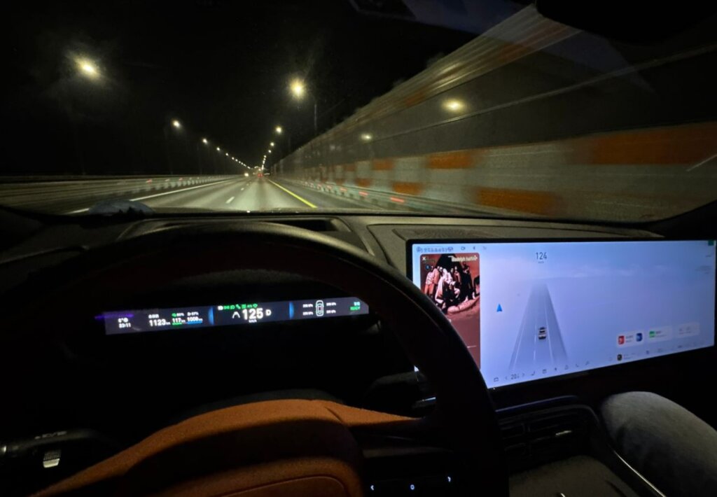 «Убийца Li9, который не часто встретишь на дорогах»: отзыв владельца гибридного Geely M9