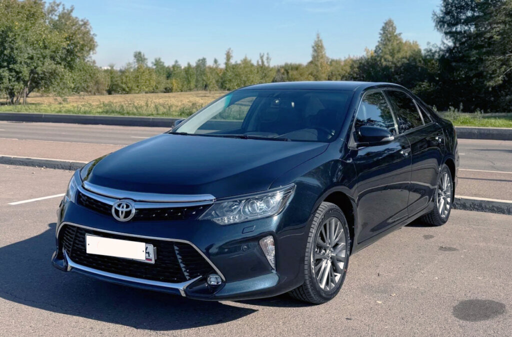 «Мог купить Тойоту, а теперь нет хватает на Ладу»: сравниваем цены на автомобили сегодня и 10 лет назад