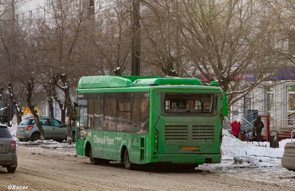 Троллейбус и автобус столкнулись на улице Гагарина в Челябинске