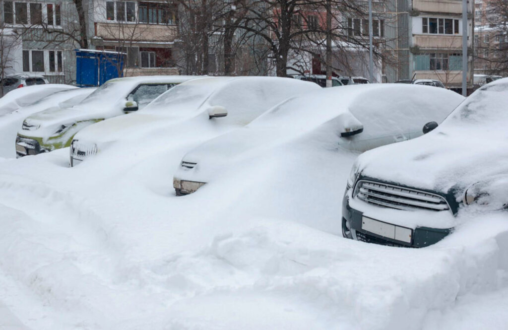 Как не оказаться в западне после снегопада? Одно простое правило позволит легко выбраться из сугробов