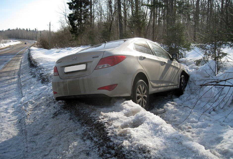 Кювет или отбойник: что выбрать при безвыходной ситуации на зимней дороге?