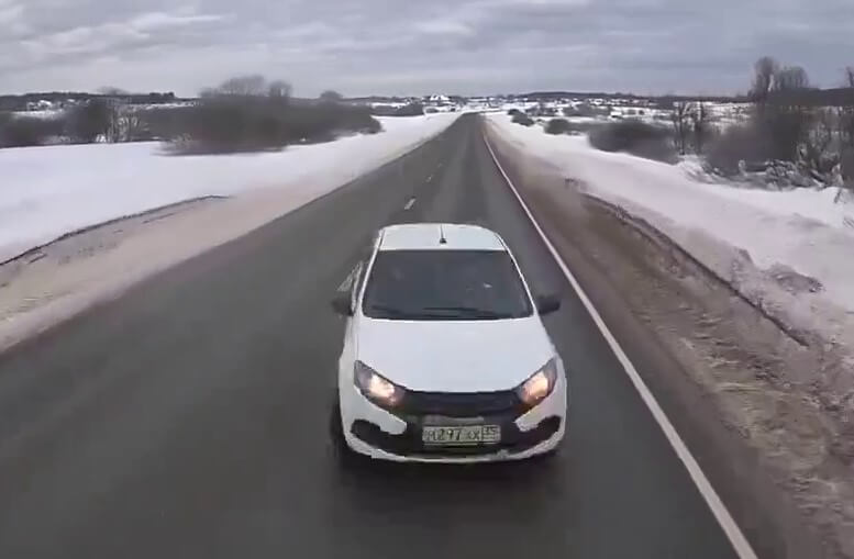 Женщина и двое ее детей погибли в лобовом столкновении на трассе «Холмогоры»