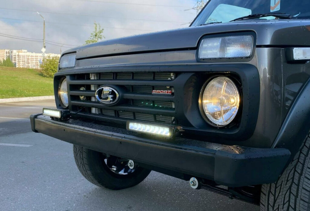 «Технический каламбур, за который просят космические деньги»: тест-драйв автомобиля Lada Niva Sport 2025