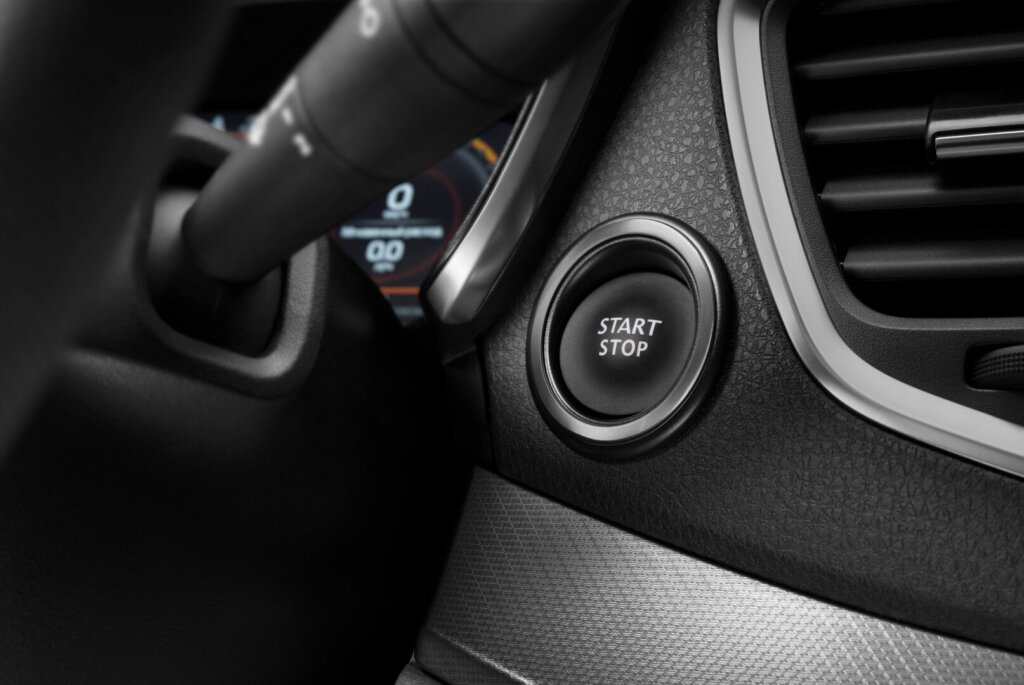 Владельцы Lada Vesta NG массово жалуются на работу системы бесконтактного запуска двигателя