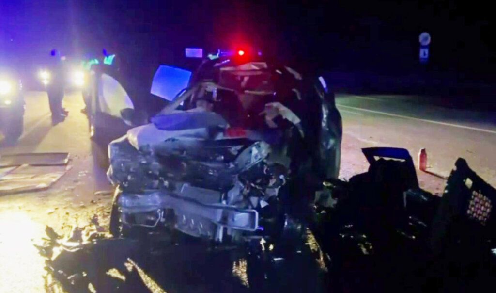 Renault Duster столкнулся с двумя грузовиками на трассе М-8