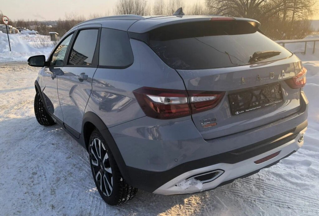 «Расход топлива 25 литров на 100 км»: отзыв владельца Lada Vesta SW Cross 1.8 с китайским вариатором