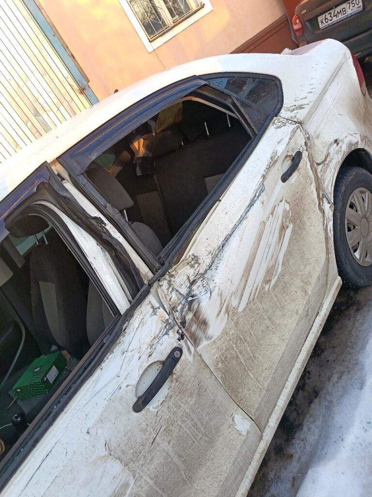 Грузовик и легковой автомобиль не разъехались в Сергиевом Посаде