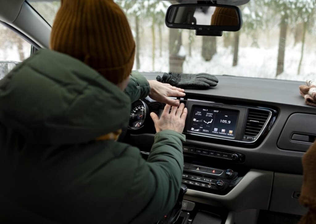 Вот почему весной нужно периодически включать в машине кондиционер