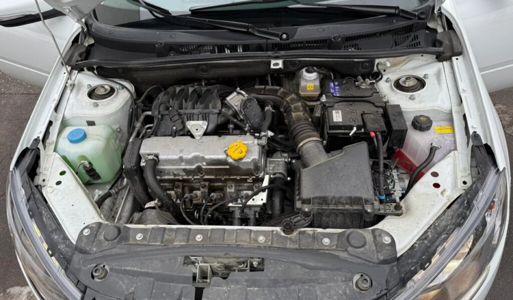 «Багажник открывается сам по себе»: отзыв владельца Lada Granta 2025