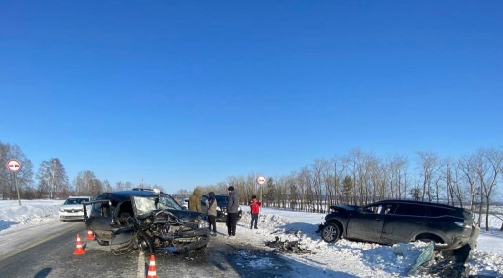 «Мальчик пришёл в себя, а его мама умерла»: видеорегистратор запечатлел момент смертельного ДТП в Ульяновской области