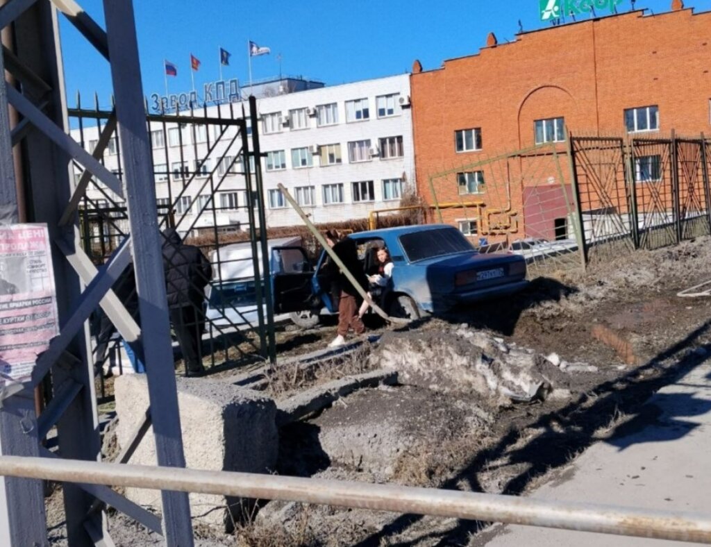 В Миассе девушка на «семерке» проехала на красный и устроила серьезное ДТП