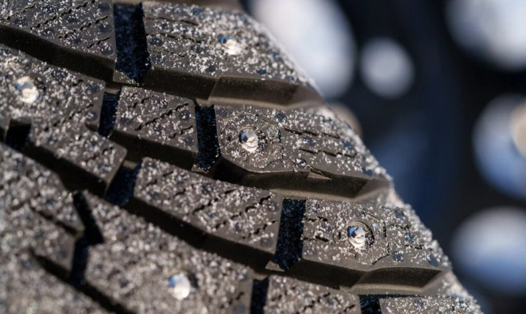 Nokian представила шины, которые сами &laquo;выдвигают&raquo; шипы в зависимости от погоды