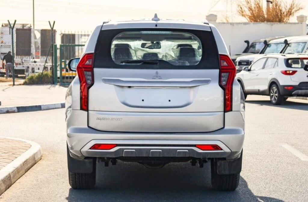 Возвращение легенды: «неубиваемый» Mitsubishi Pajero Sport в России продают дешевле «китайцев»