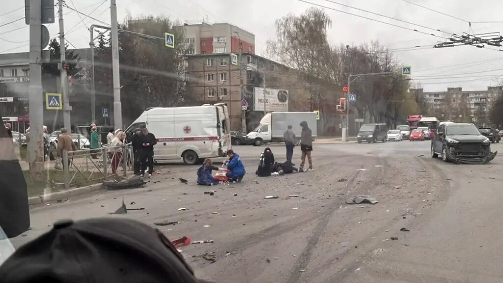 «Выбросило из скорой»: медики пострадали в ДТП во Владимире