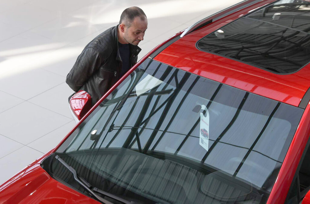 Психолог: частая смена автомобиля — это зависимость