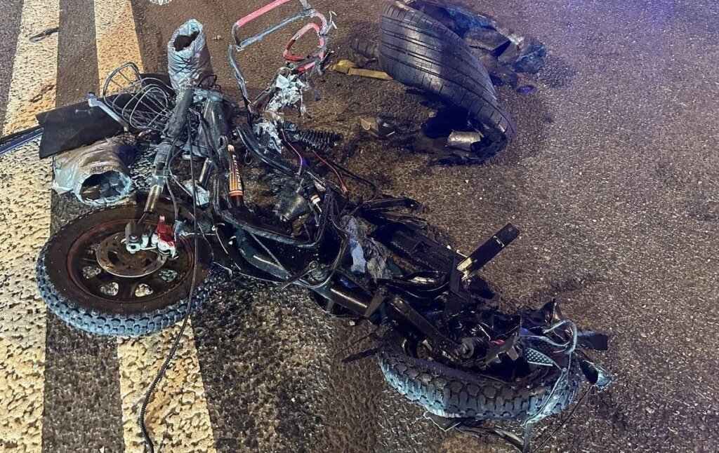 «Курьеру оторвало голову»: пьяная женщина устроила массовое ДТП на Садовом кольце в Москве