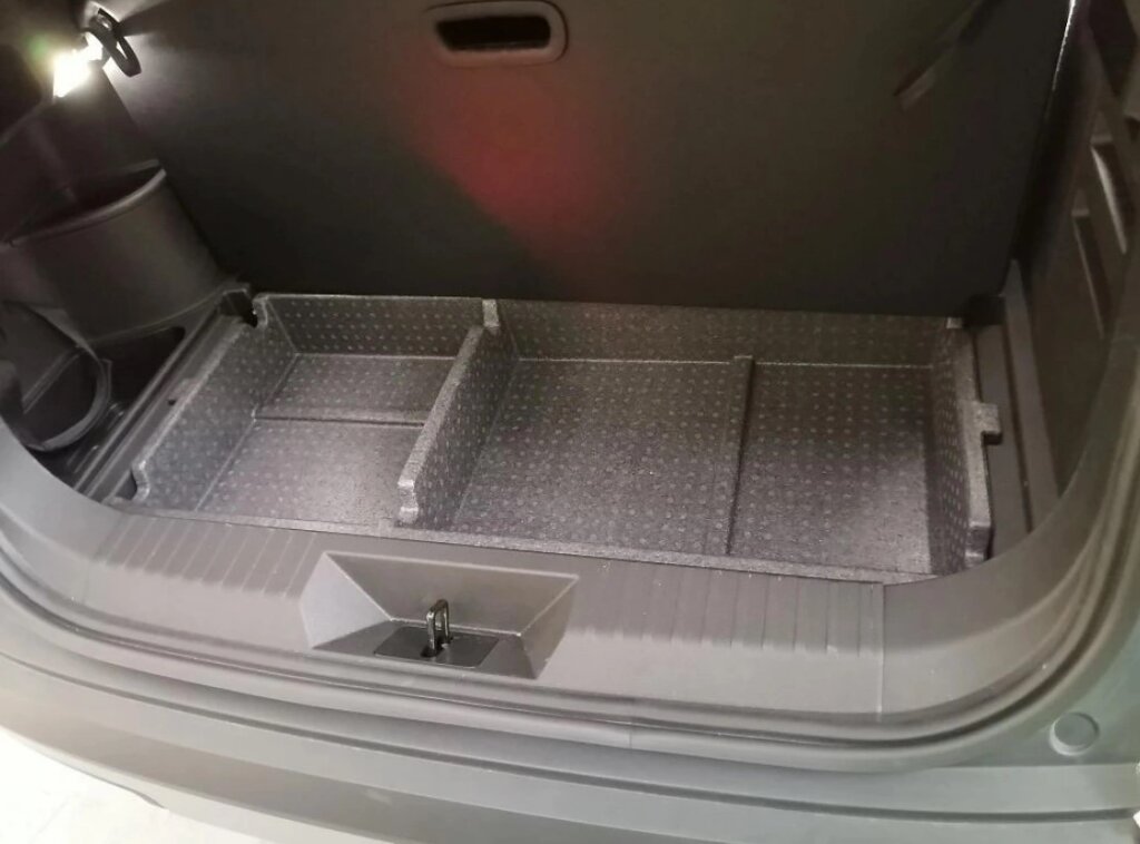 Появились фото кроссовера «Лада Азимут» в базовой комплектации