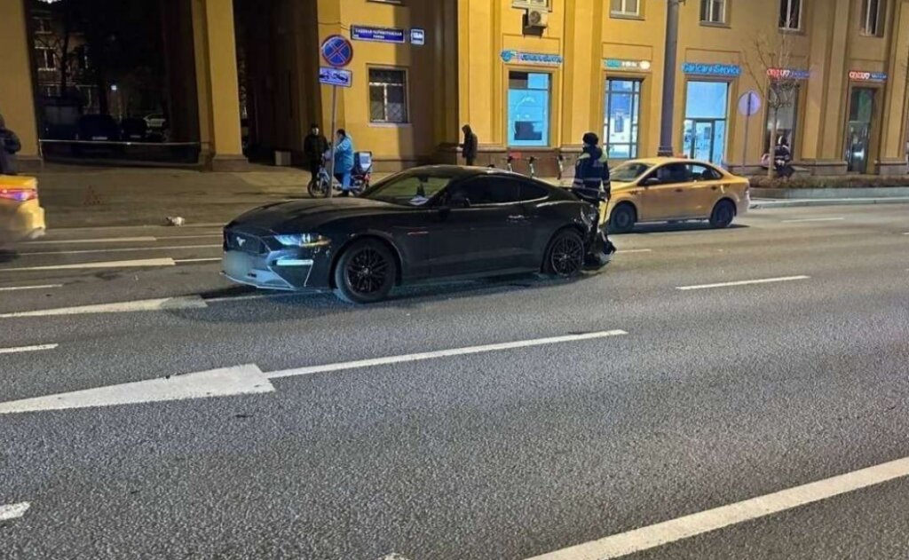 «Курьеру оторвало голову»: пьяная женщина устроила массовое ДТП на Садовом кольце в Москве