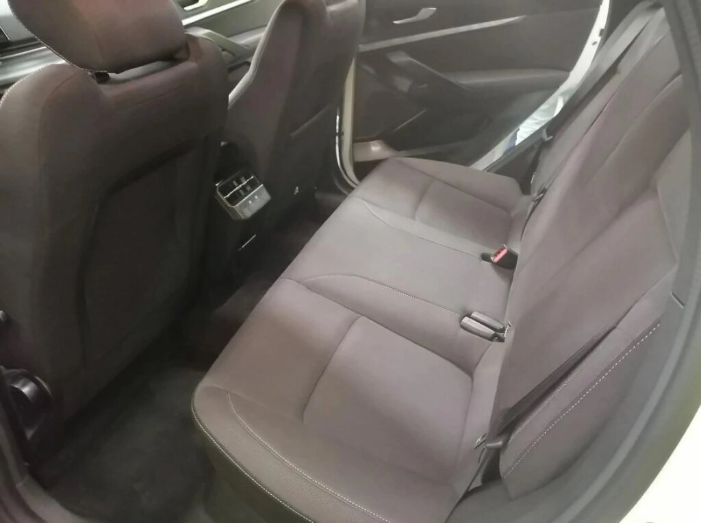 Появились фото кроссовера «Лада Азимут» в базовой комплектации