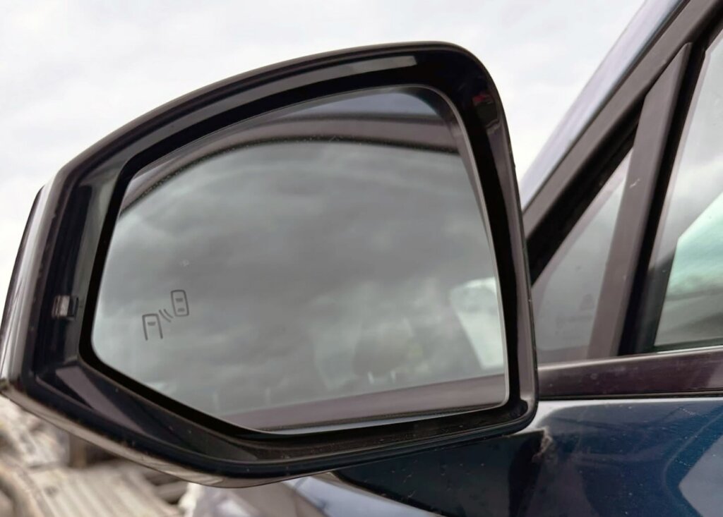 Новый Lada Azimut впервые сфотографировали вживую