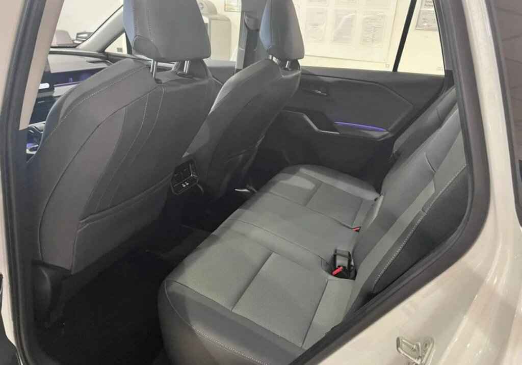 «Купил вслепую и не жалею»: отзыв владельца Toyota RAV4 2026