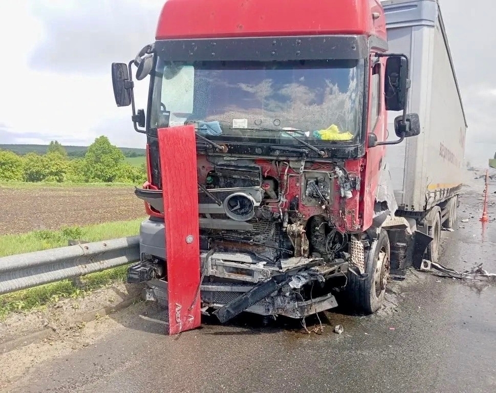 «Спешили в аквапарк»: семья с двумя детьми погибла в ДТП под Пензой