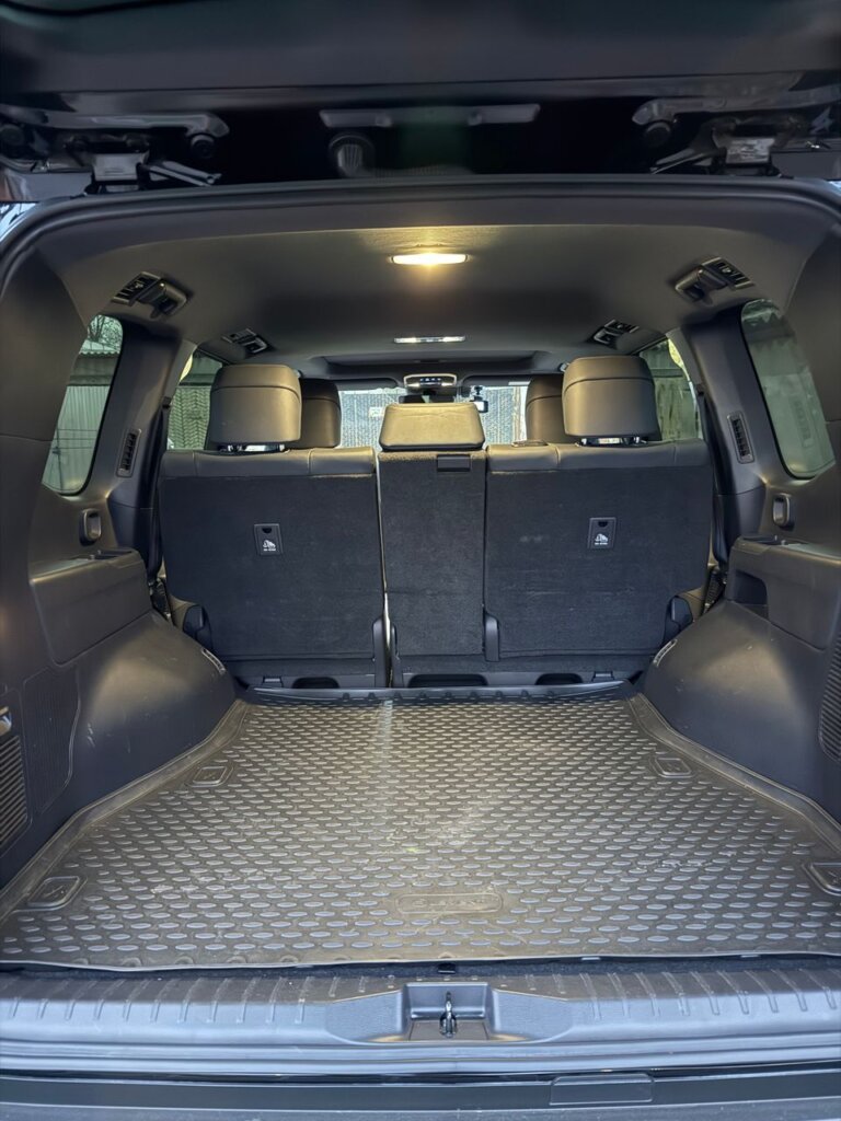 «Капот хлопает во время движения»: отзыв владельца Toyota Land Cruiser 300