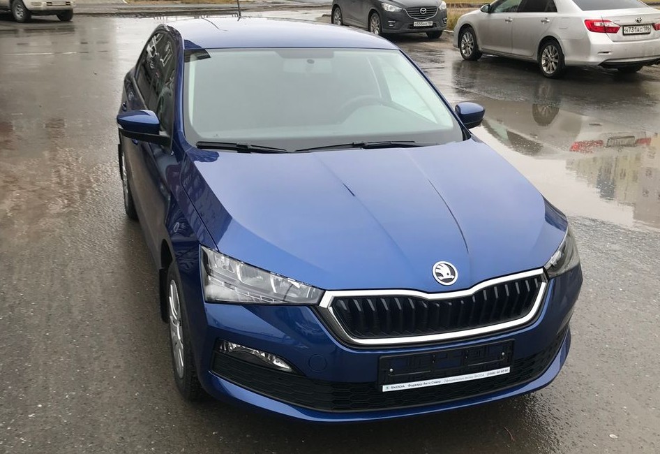 «Входит в повороты как утюг»: отзыв владельца Skoda Rapid 2021
