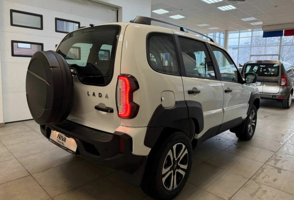 Обновленная Lada Niva Travel с двигателем 1.8: стоит ли её покупать?
