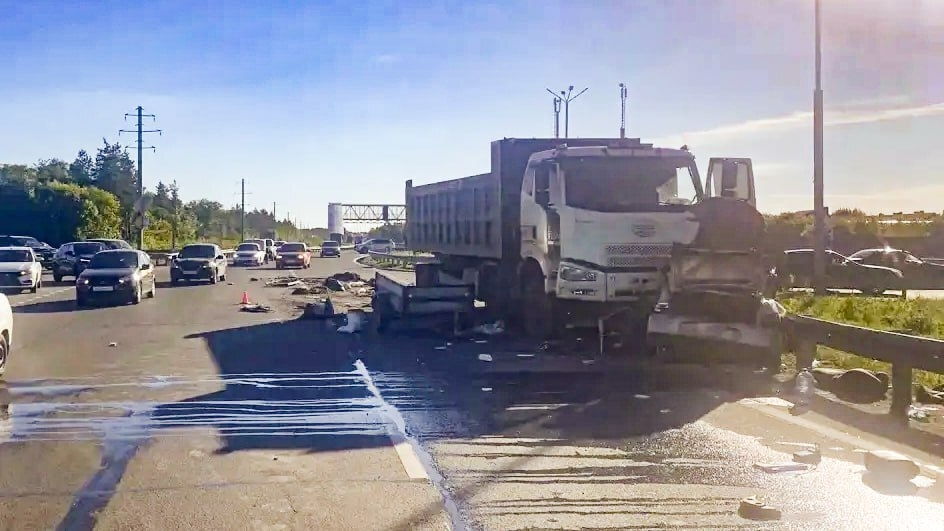 «Не уступил дорогу грузовику»: дед и внук пострадали в ДТП под Оренбургом