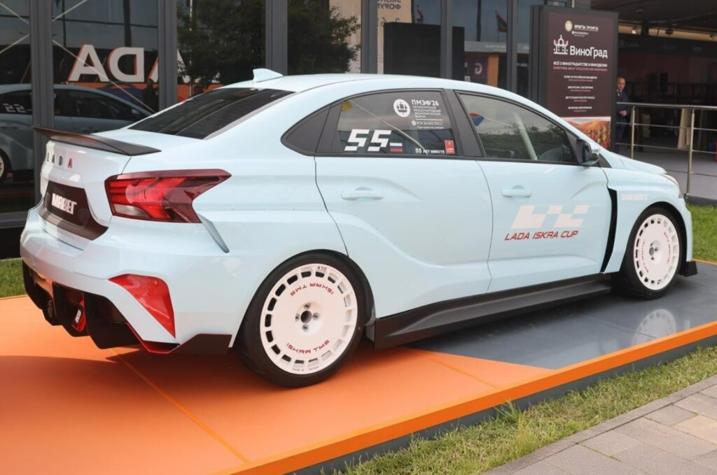 АвтоВАЗ создал «убийцу» Bugatti на базе модели Lada Iskra