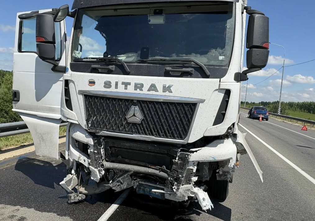ВАЗ-2111 выехал на встречную полосу: три человека погибли в ДТП на трассе М-2 «Крым» в Орловской области