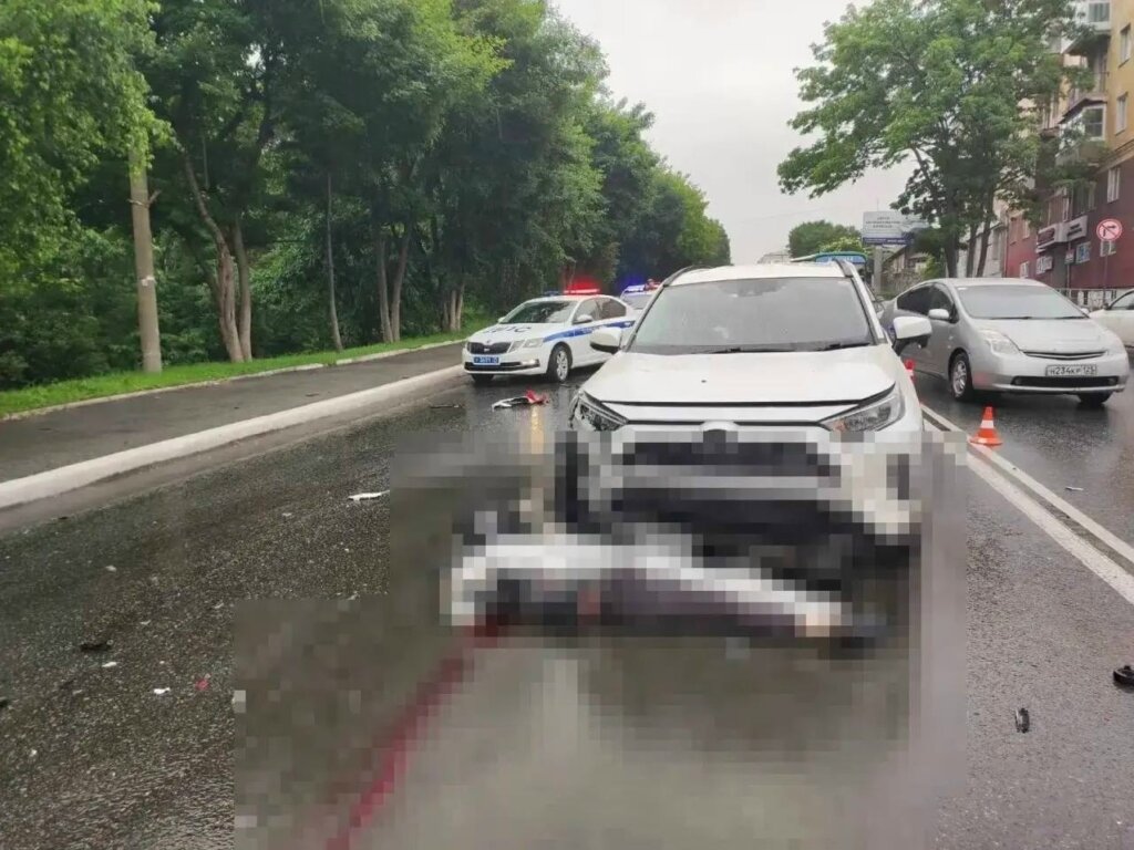 «Женщина-водитель не уступила дорогу»: мотоциклист погиб в массовом ДТП в Находке