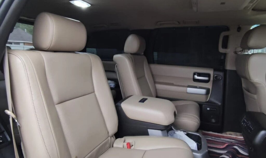 Круче и практичнее «Крузака»: отзыв владельца Toyota Sequoia 2008