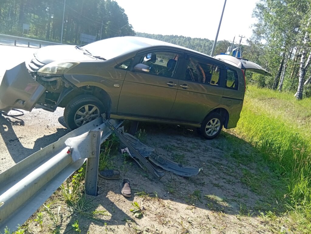 «Ехала и никого не трогала»: в Иркутской области водитель фуры подбил автомобиль и скрылся с места ДТП