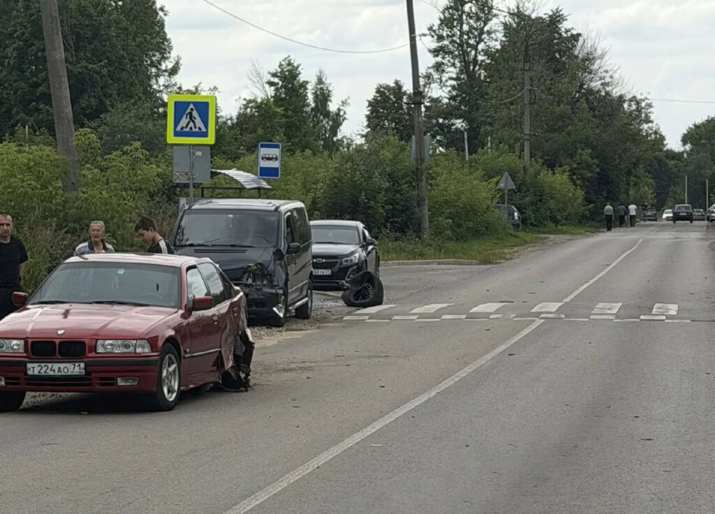 В Богородицке пьяный водитель «Танка» устроил массовое ДТП, в результате которого погиб человек