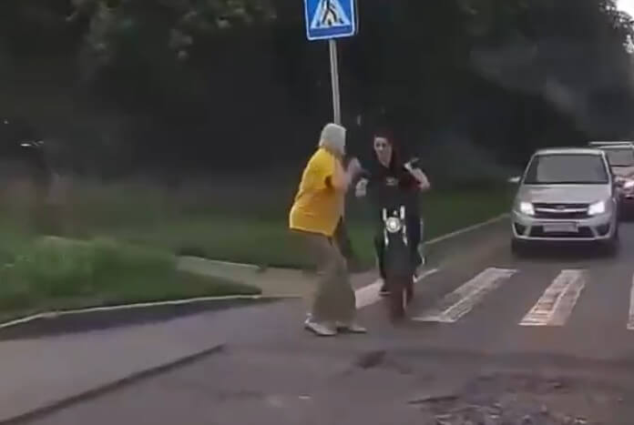 В Удмуртии пьяный водитель электровелосипеда сбил женщину на пешеходном переходе