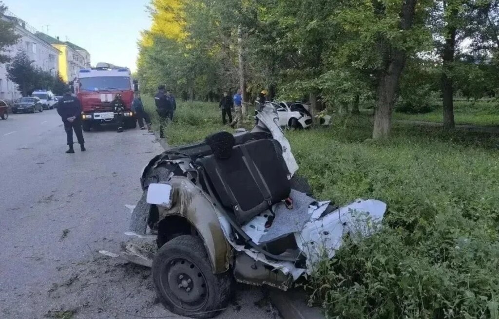 «Ладу» разорвало на части в утреннем ДТП в Салавате