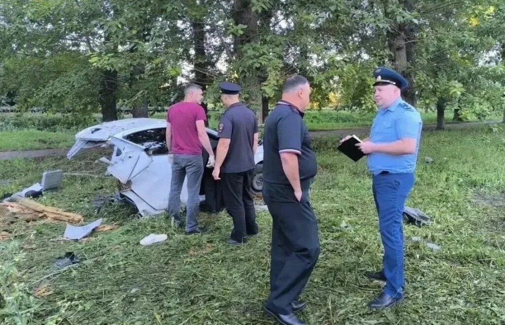 «Ладу» разорвало на части в утреннем ДТП в Салавате