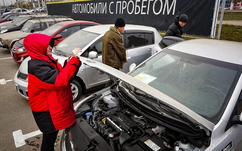 Как не попасть в ловушку при покупке автомобиля с пробегом: советы эксперта