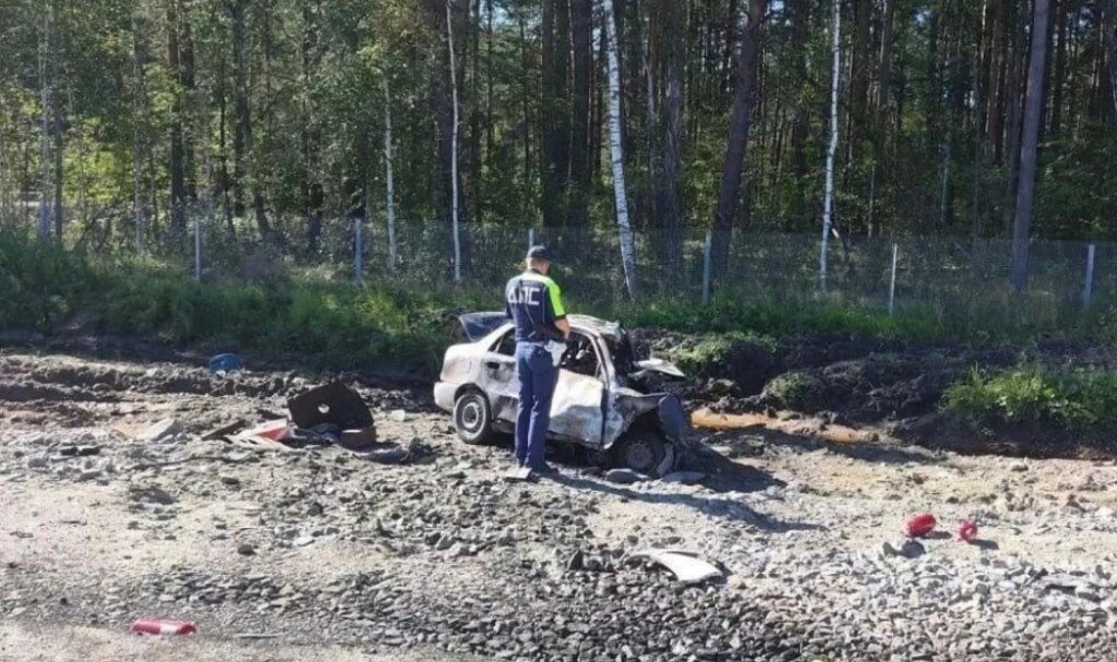 «Пытался избежать столкновения, но не смог»: 5 человек погибли в ДТП в Свердловской области