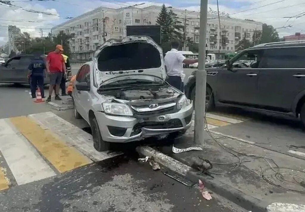 В Омске автомобиль сбил 7 человек на «зебре»