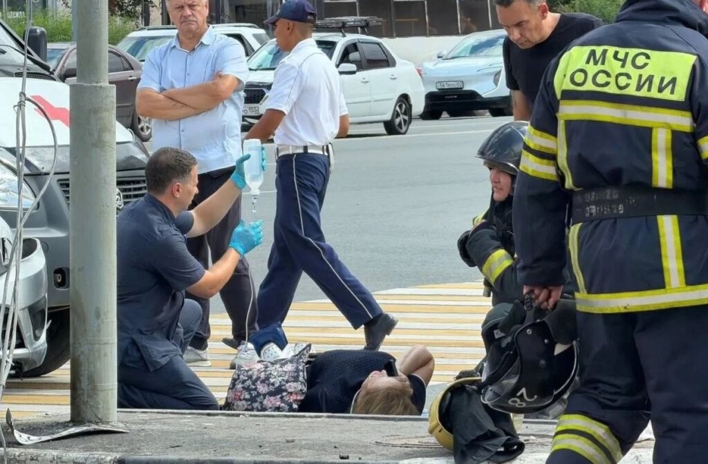 В Омске автомобиль сбил 7 человек на «зебре»