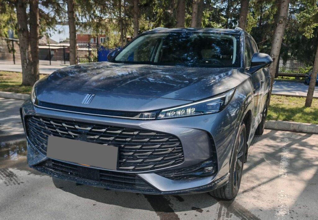 «Комфорт без сюрпризов»: первый отзыв об автомобиле Москвич M70