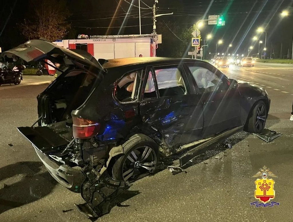 «BMW поворачивал налево»: 40-летний байкер погиб в ДТП на перекрестке в Чебоксарах