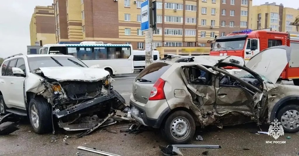 «Повернул налево в нарушение требований разметки»: пассажирка «Рено» погибла в ДТП в Костроме