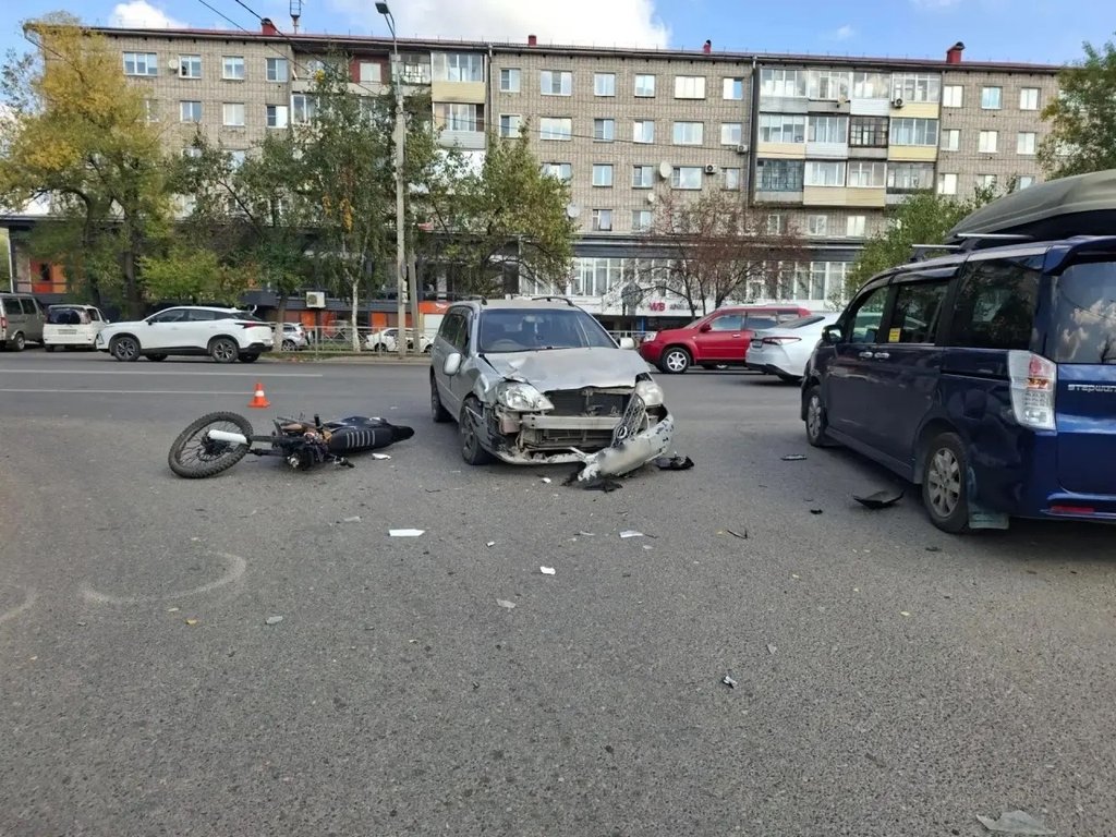 В Горно-Алтайске подросток без прав попал в ДТП на мотоцикле отца